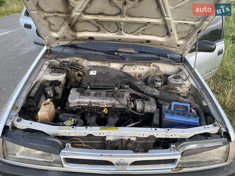 Седан Nissan Sunny 1991 в Бучачі