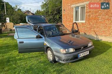 Седан Nissan Sunny 1993 в Львове
