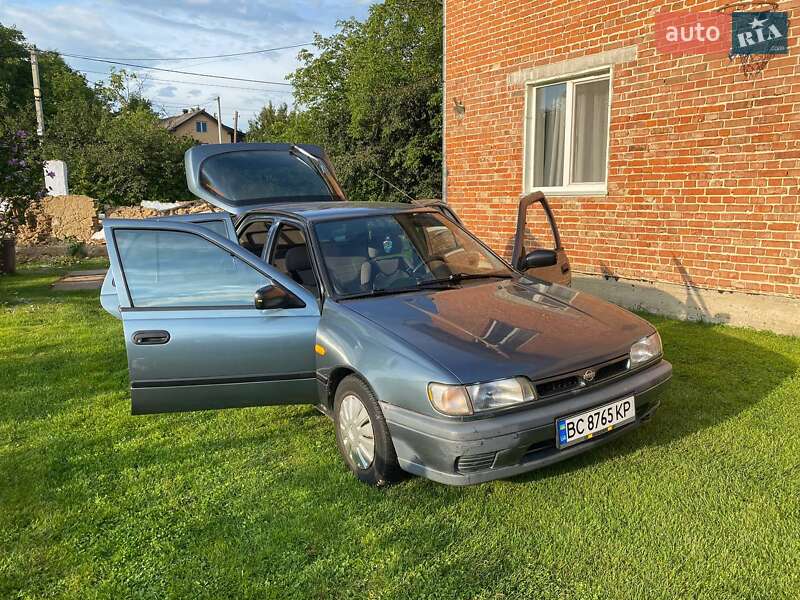 Nissan Sunny 1993
