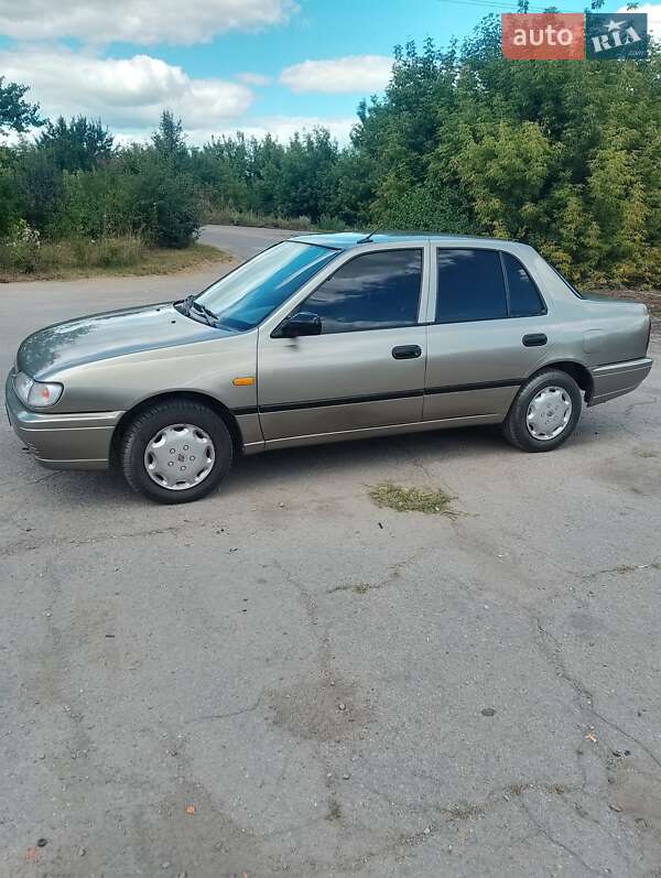Седан Nissan Sunny 1991 в Сквире