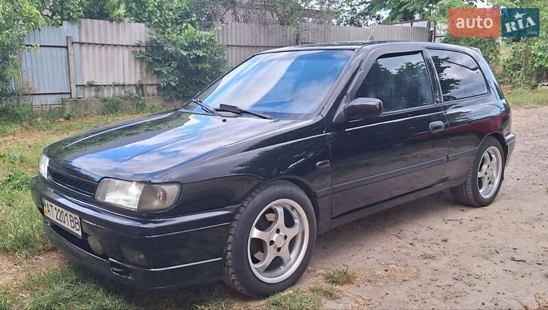Седан Nissan Sunny 1992 в Одессе