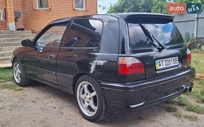 Седан Nissan Sunny 1992 в Одессе