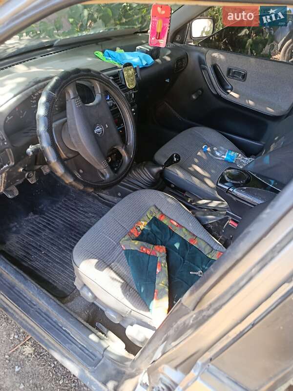 Седан Nissan Sunny 1996 в Николаеве фото 7 Седан Nissan Sunny 1996 в Николаеве