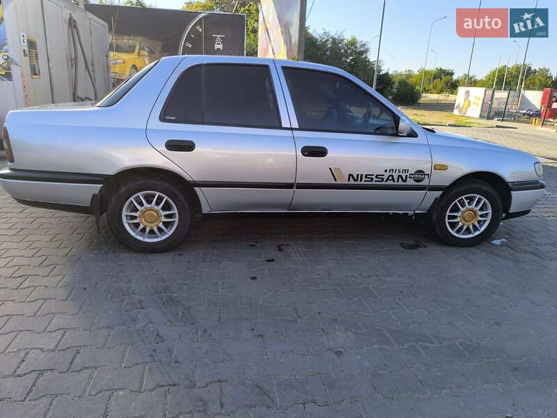 Седан Nissan Sunny 1994 в Одесі