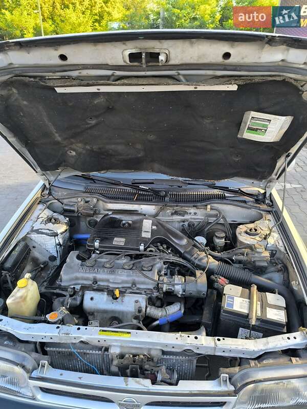Седан Nissan Sunny 1994 в Одесі
