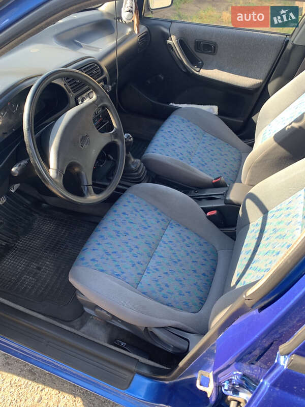 Седан Nissan Sunny 1996 в Одессе