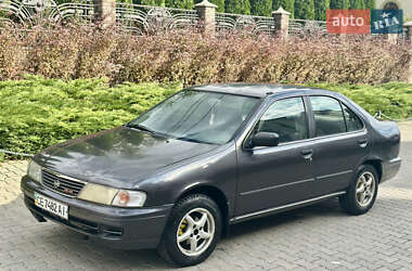Седан Nissan Sunny 1997 в Чернівцях