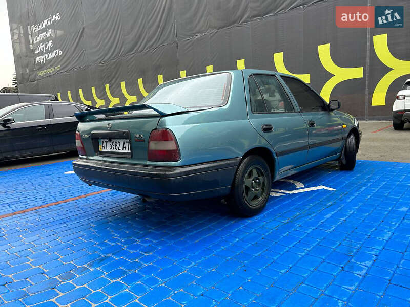 Седан Nissan Sunny 1995 в Івано-Франківську