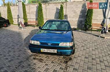 Седан Nissan Sunny 1995 в Кропивницком