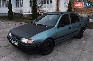 Седан Nissan Sunny 1995 в Надвірній