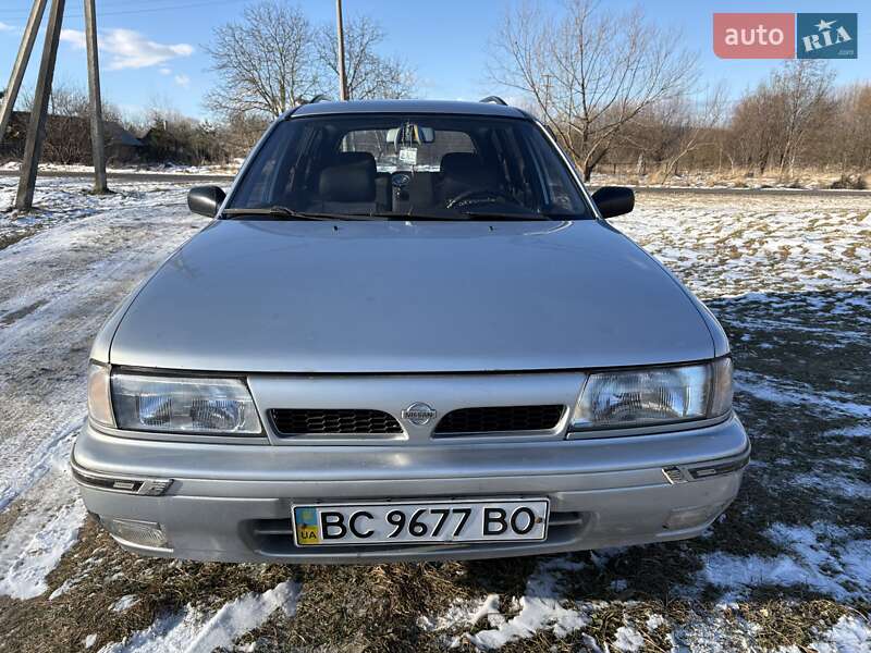 Седан Nissan Sunny 1995 в Бориславе