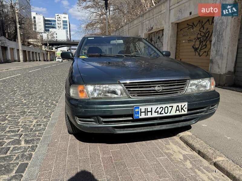 Nissan Sunny 1997
