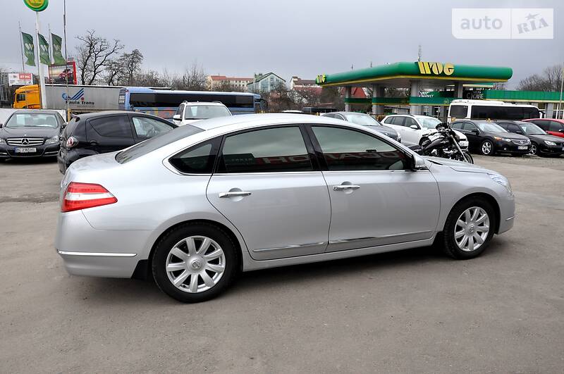 Седан Nissan Teana 2009 в Львові