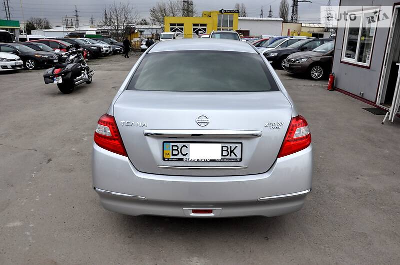 Седан Nissan Teana 2009 в Львові