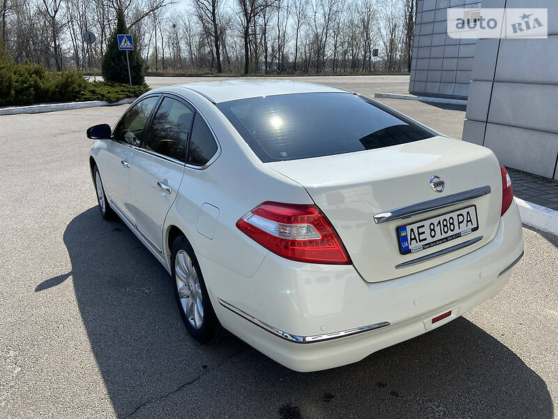 Седан Nissan Teana 2010 в Днепре
