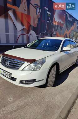 Седан Nissan Teana 2010 в 