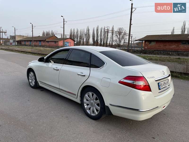Седан Nissan Teana 2011 в Хмельницком
