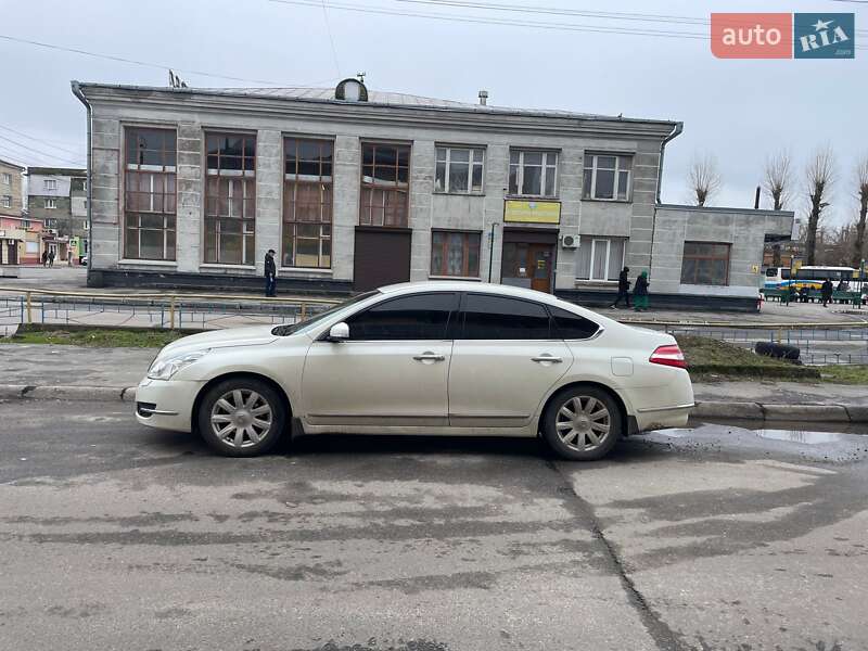 Седан Nissan Teana 2011 в Хмельницком