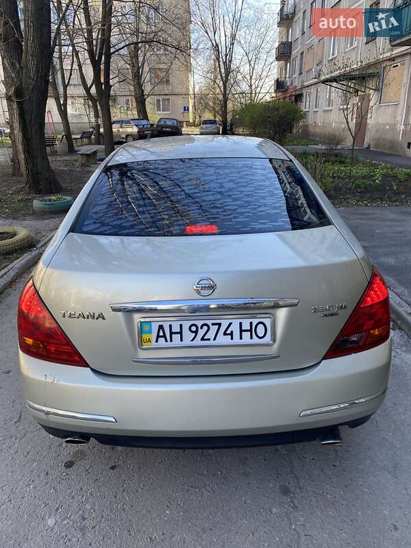 Седан Nissan Teana 2006 в Вільногірську