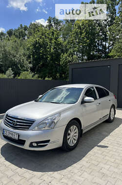 Седан Nissan Teana 2010 в Чернівцях