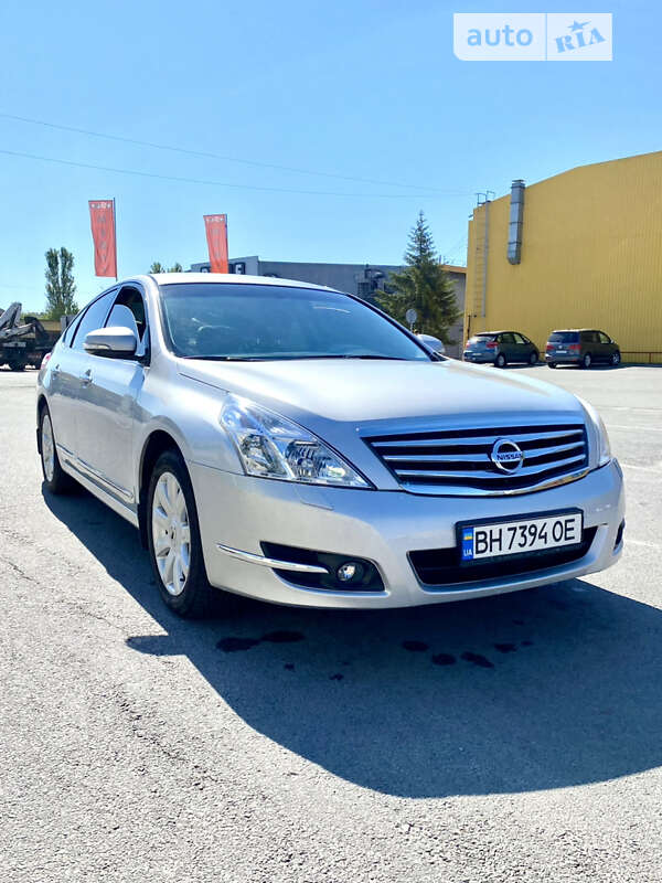 Седан Nissan Teana 2010 в Житомирі