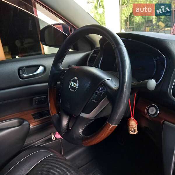 Седан Nissan Teana 2010 в Каменском