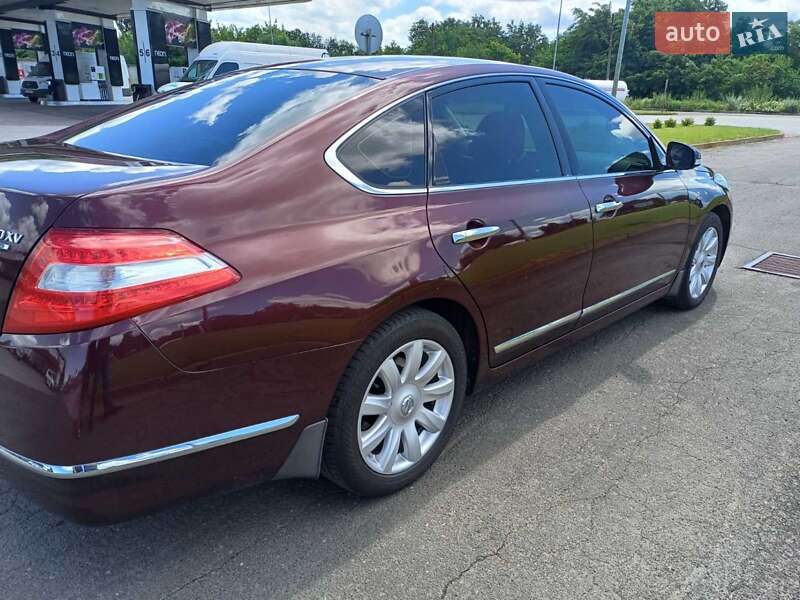 Седан Nissan Teana 2010 в Черкасах