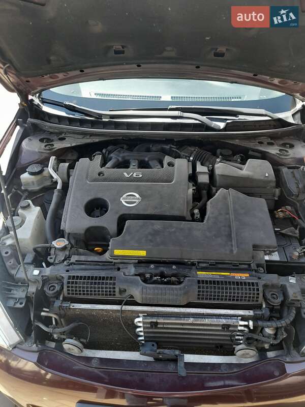 Седан Nissan Teana 2010 в Черкасах