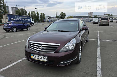 Седан Nissan Teana 2010 в Києві