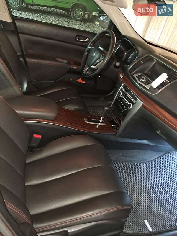 Седан Nissan Teana 2011 в Кам'янському