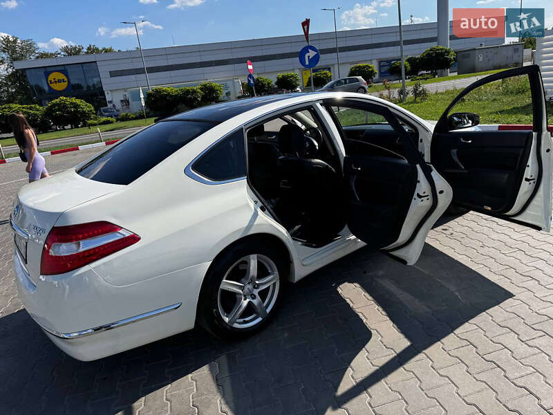 Седан Nissan Teana 2011 в Києві
