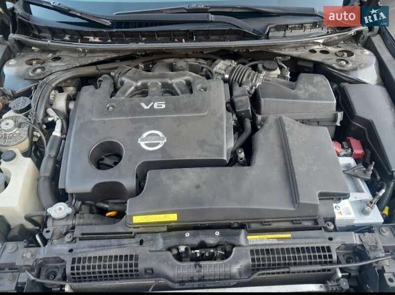 Седан Nissan Teana 2012 в Буче