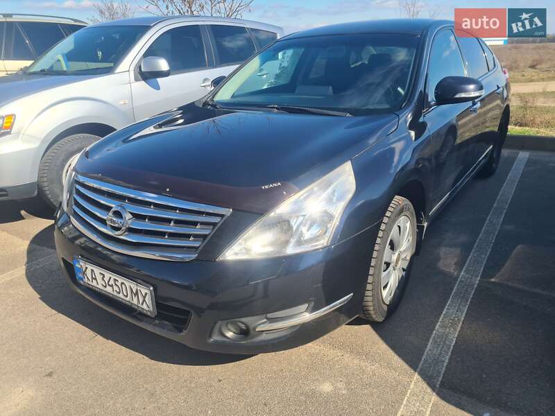Седан Nissan Teana 2012 в Буче