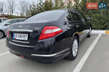 Седан Nissan Teana 2012 в 