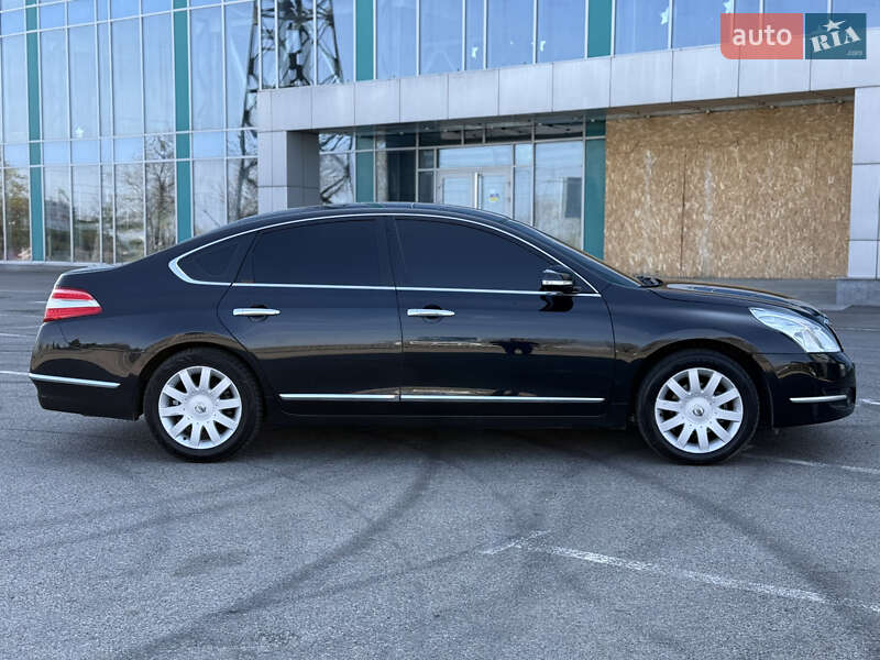 Седан Nissan Teana 2010 в Днепре