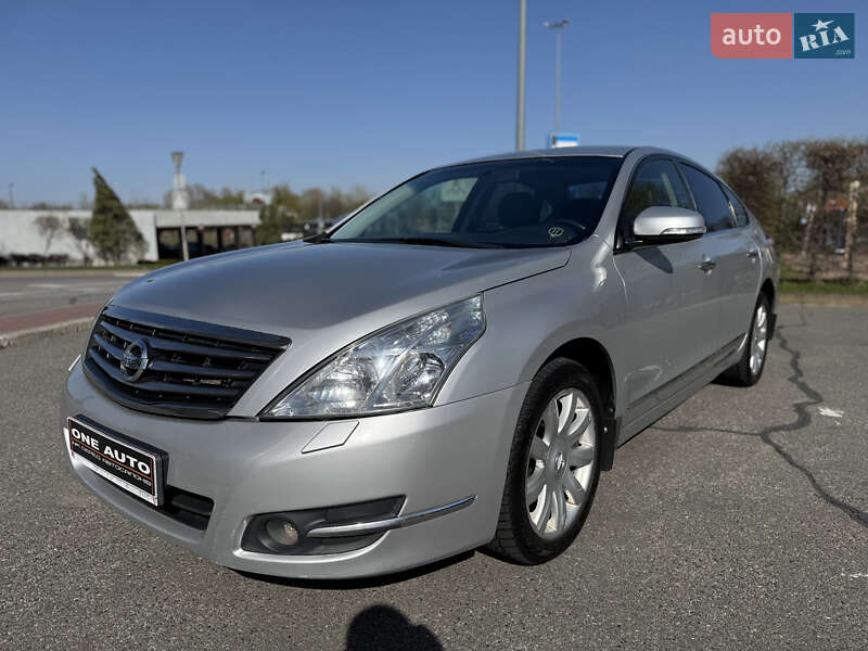 Седан Nissan Teana 2010 в 
