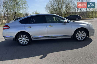 Седан Nissan Teana 2010 в 