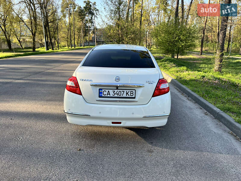 Седан Nissan Teana 2012 в Черкасах