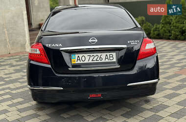 Седан Nissan Teana 2012 в 