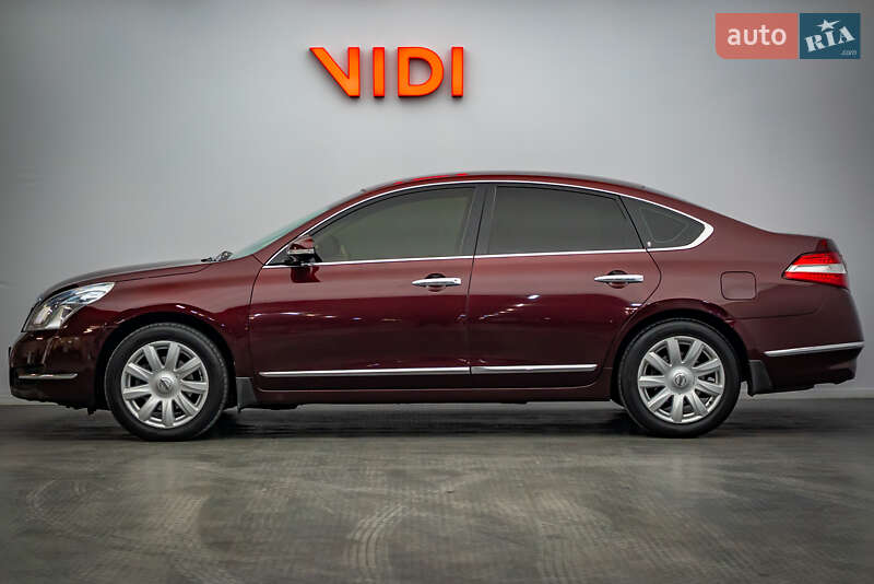 Седан Nissan Teana 2010 в Києві
