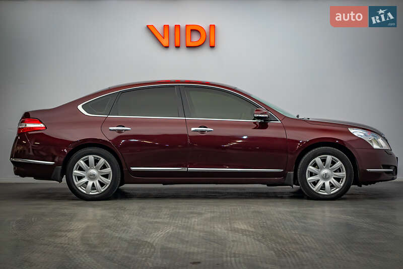 Седан Nissan Teana 2010 в Києві
