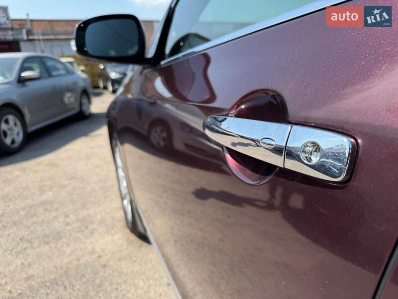 Седан Nissan Teana 2010 в Запоріжжі