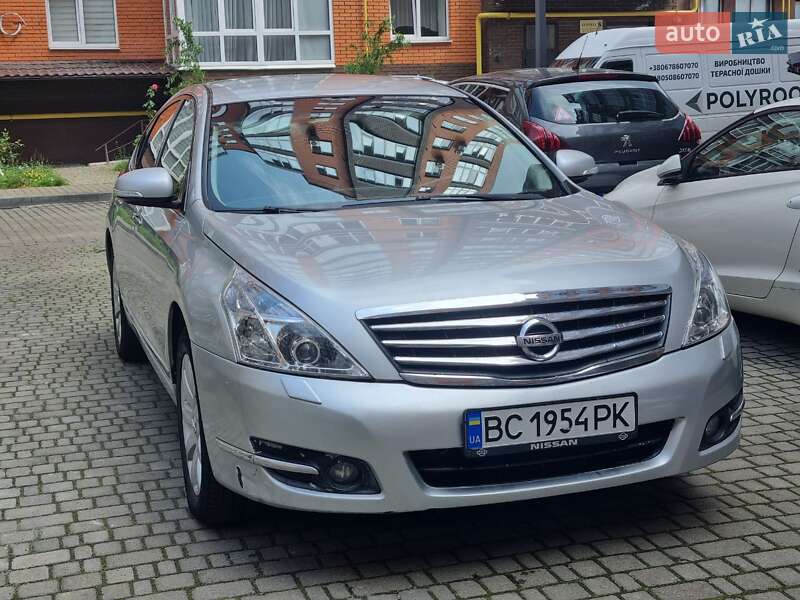 Седан Nissan Teana 2010 в 