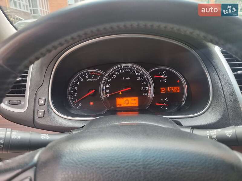 Седан Nissan Teana 2010 в Львове