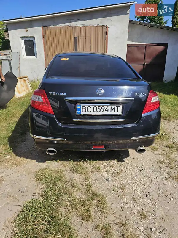 Nissan Teana