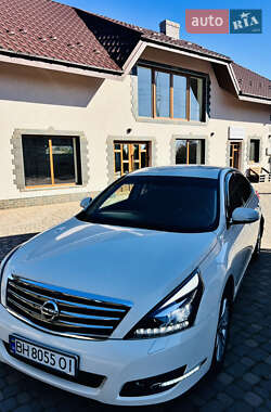 Седан Nissan Teana 2013 в Чернівцях