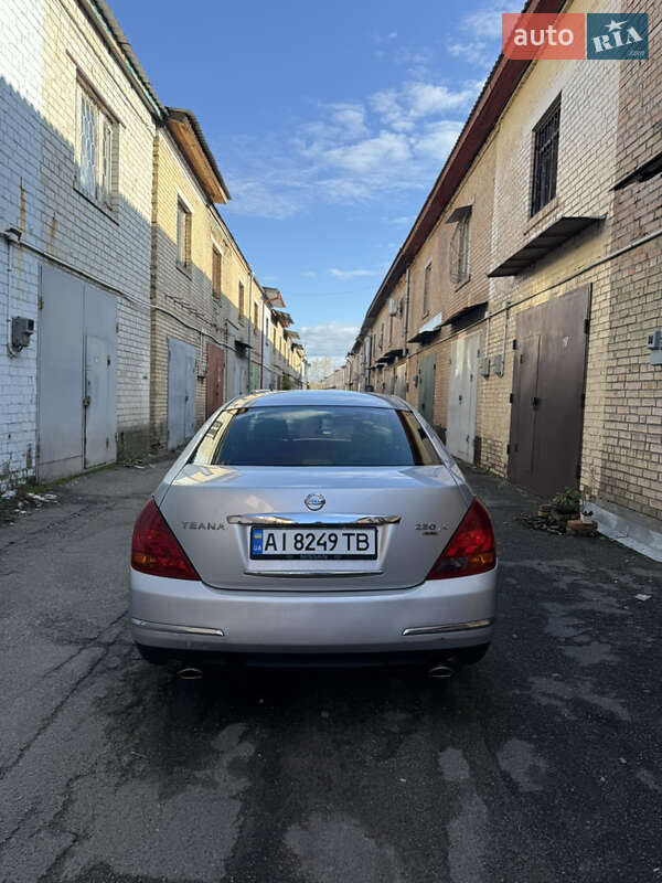 Седан Nissan Teana 2006 в Киеве