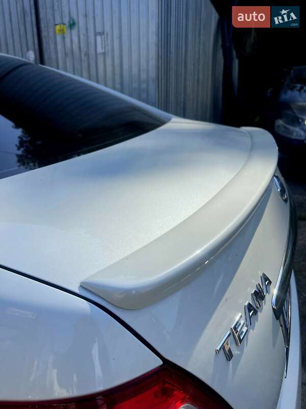 Седан Nissan Teana 2013 в Чернівцях