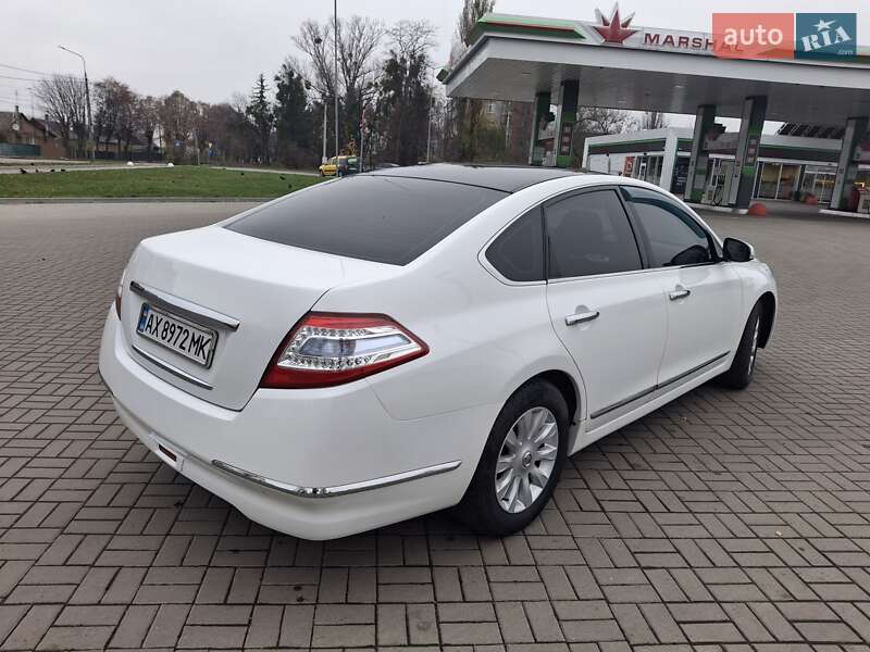 Седан Nissan Teana 2011 в Житомире