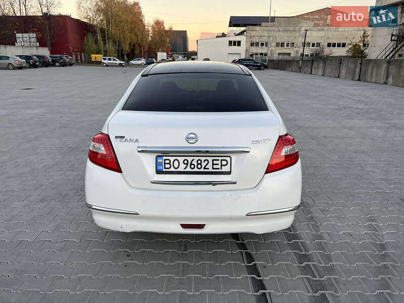 Седан Nissan Teana 2012 в Тернополе